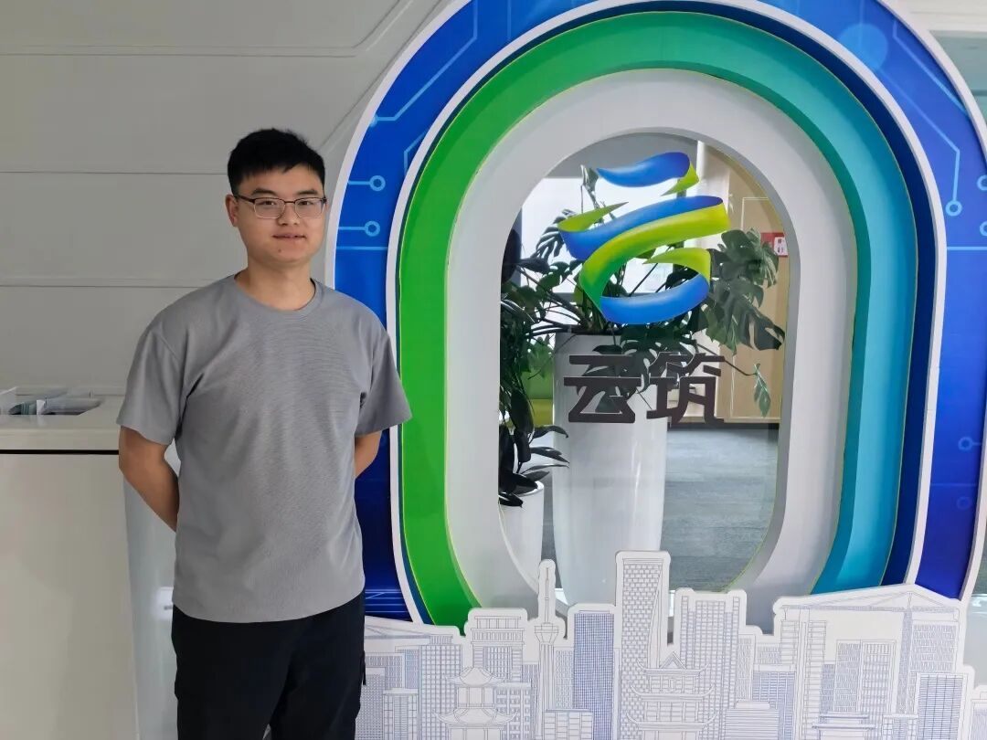 于鹏.jpg