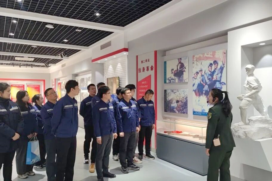 参观_副本.jpg 参观_副本.jpg